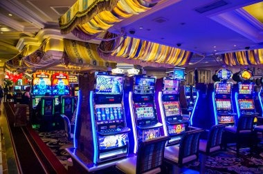 Lightning Baccarat betting interface showing chip selection, multiplier value, and live timer
